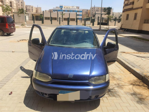 فيات سينا 2002 أزرق يدوي مستعملة للبيع في القاهرة - 1