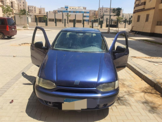 فيات سينا 2002 أزرق يدوي مستعملة للبيع في القاهرة