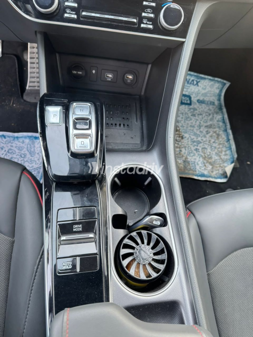 Hyundai Sonata 2019 Gold Automatic Used for Sale in Greater Cairo ( Cairo + Giza) - 3