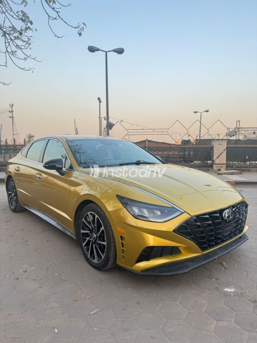 Hyundai Sonata 2019 Gold Automatic Used for Sale in Greater Cairo ( Cairo + Giza) - 5