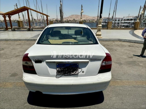 Daewoo Nubira 2 2002 White Manual Used for Sale in Luxor - 9