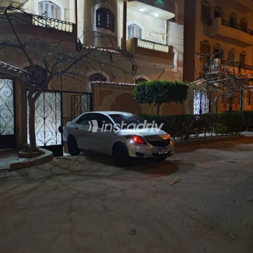 Toyota Yaris 2009 Silver Manual Used for Sale in Alexandria - 2