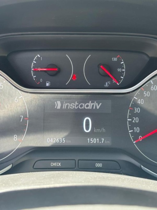 Opel Crossland 2022 White Automatic Used for Sale in Greater Cairo ( Cairo + Giza) - 5