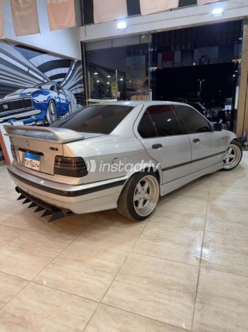 BMW 325 1994 Silver Manual Used for Sale in Beheira - 4