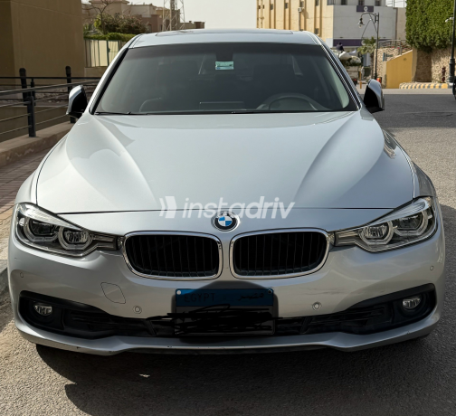 BMW 320 2018 Silver Automatic Used for Sale in Giza - 3