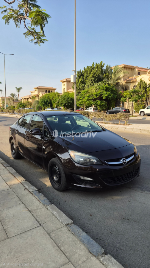 Opel Astra 2013 Brown Automatic Used for Sale in Cairo - 3