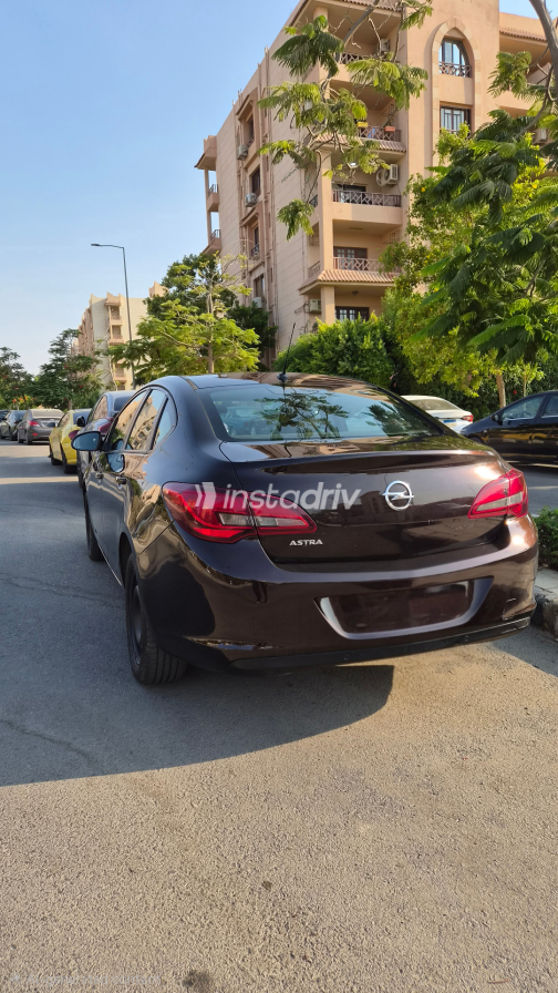 Opel Astra 2013 Brown Automatic Used for Sale in Cairo - 10