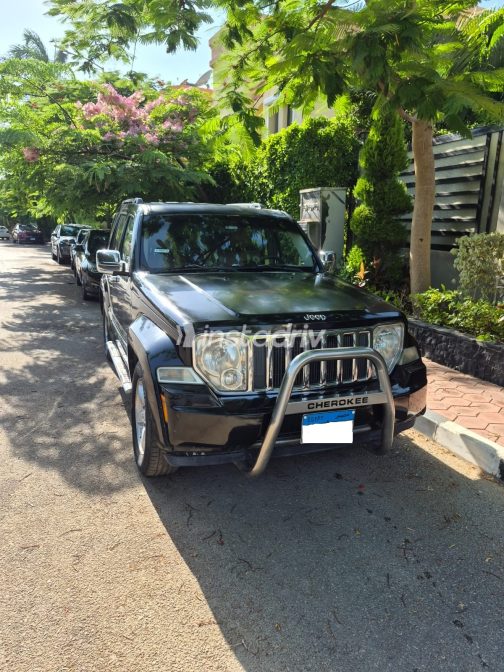 Jeep Cherokee 2011 Black Automatic Used for Sale in Cairo - 2