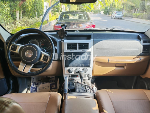 Jeep Cherokee 2011 Black Automatic Used for Sale in Cairo - 3