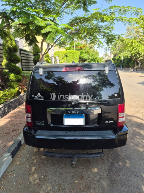 Jeep Cherokee 2011 Black Automatic Used for Sale in Cairo - 4