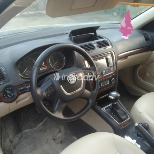 Skoda Octavia 2010 Black Automatic Used for Sale in Tanta - 2