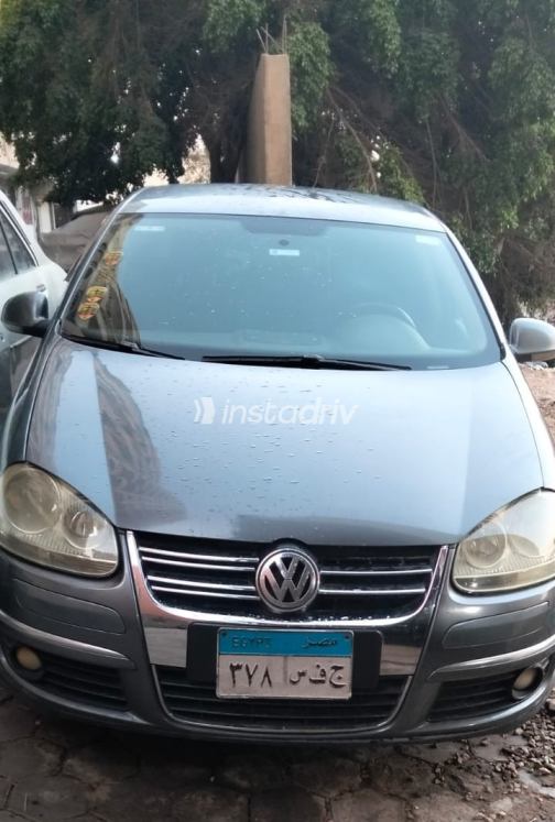 Volkswagen Jetta 2008 Gray Automatic Used for Sale in Cairo - 9