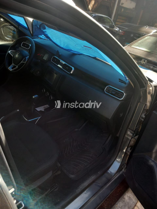 رينو 18 2018 أبيض أوتوماتيك مستعملة للبيع في الجيزة - 3