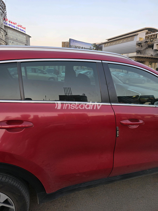 Kia Sportage 2020 Red Automatic Used for Sale in Cairo - 6