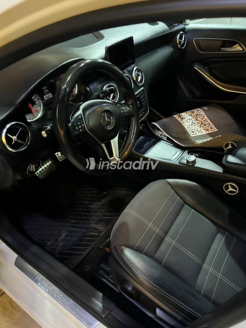 Mercedes A 200 2014 White Automatic Used for Sale in Greater Cairo ( Cairo + Giza) - 6