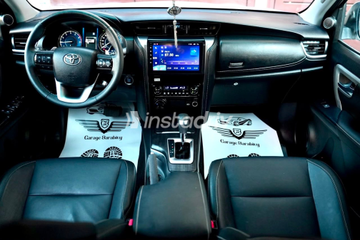 Toyota Fortuner 2025 White Automatic Used for Sale in Cairo - 3