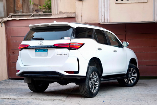 Toyota Fortuner 2025 White Automatic Used for Sale in Cairo - 8