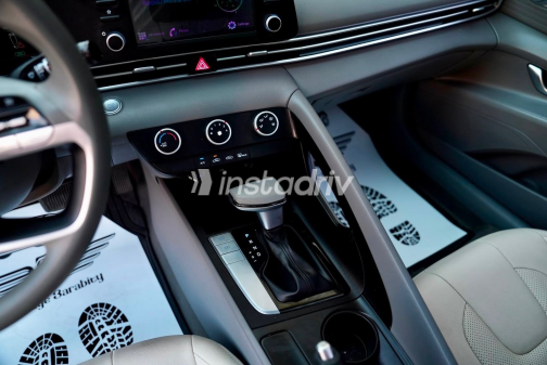 هيونداي إلنترا سى ان 7 2023 أبيض أوتوماتيك مستعملة للبيع في القاهرة - 4