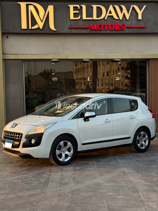 Peugeot 3008 2013 White Automatic Used for Sale in Cairo - 8