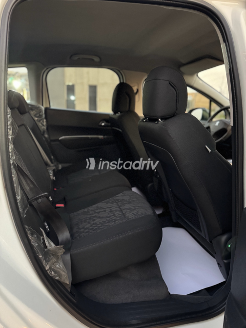 Peugeot 3008 2013 White Automatic Used for Sale in Cairo - 9