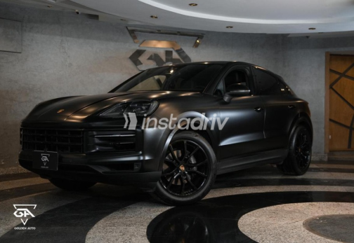 Porsche Cayenne S 2024 Black Automatic Used for Sale in Cairo - 2