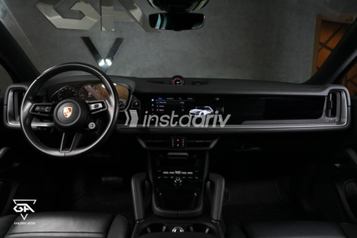Porsche Cayenne S 2024 Black Automatic Used for Sale in Cairo - 4
