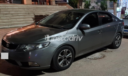 Kia Cerato 2011 Gray Automatic Used for Sale in Nasr city - 3