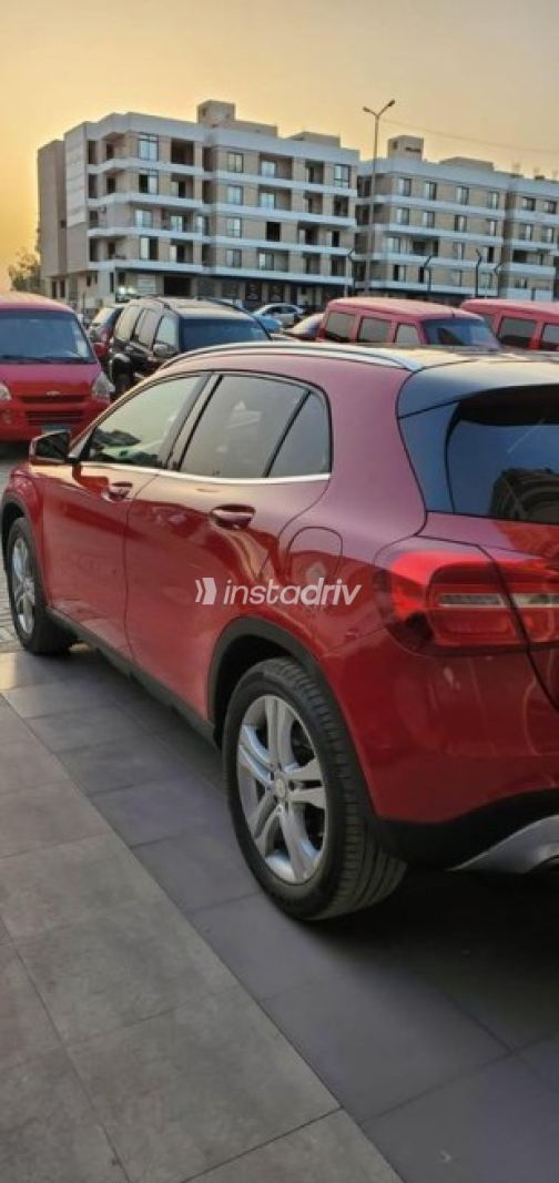 Mercedes GLA 200 2017 Red Automatic Used for Sale in Maadi - 2