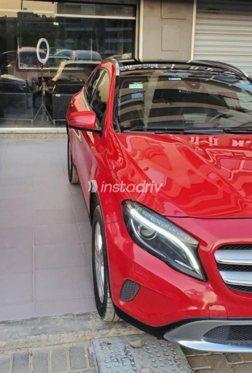 Mercedes GLA 200 2017 Red Automatic Used for Sale in Maadi - 3