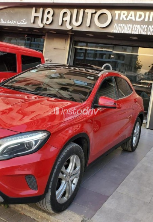 Mercedes GLA 200 2017 Red Automatic Used for Sale in Maadi - 6