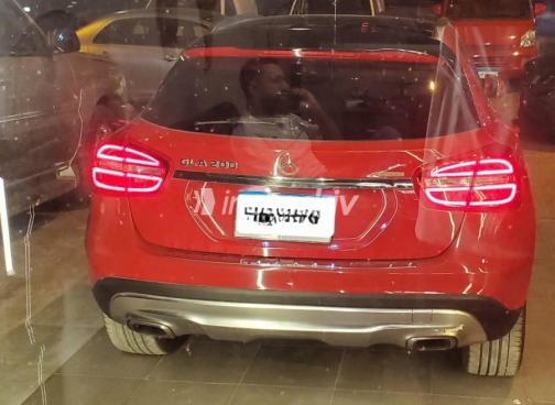 Mercedes GLA 200 2017 Red Automatic Used for Sale in Maadi - 10