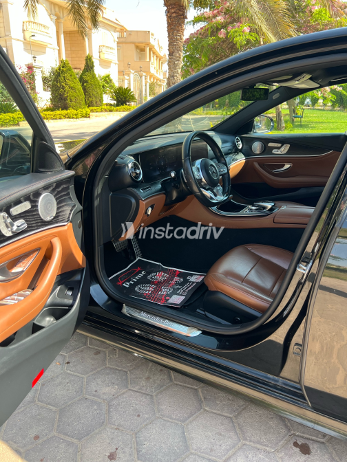 Mercedes E 300 2019 Black Automatic Used for Sale in Cairo - 10