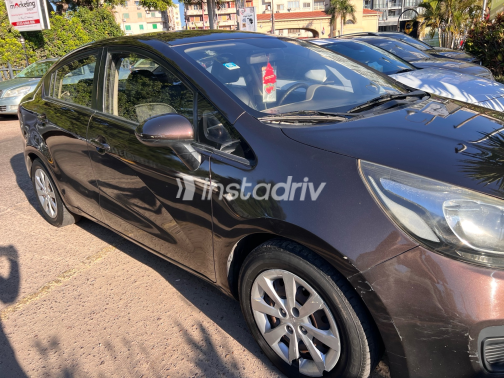 كيا ريو 2012 بني يدوي مستعملة للبيع في الإسكندرية - 2
