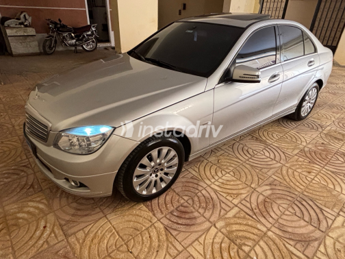 Mercedes C 200 2009 Silver Automatic Used for Sale in Cairo - 4
