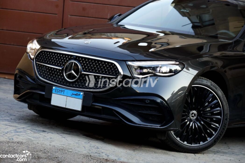Mercedes E 300 2024 Dark Gray Automatic Used for Sale in Heliopolis - 4