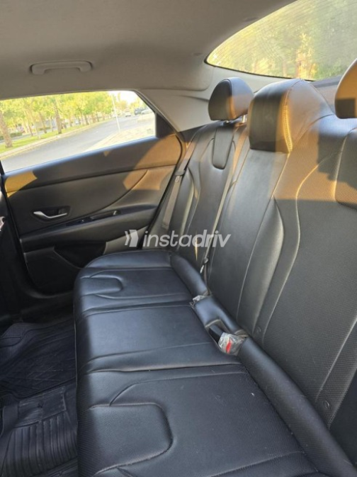 Hyundai Elantra CN7 2021 White Automatic Used for Sale in Madinaty - 3