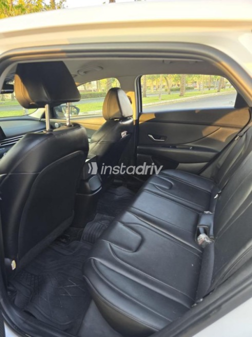 Hyundai Elantra CN7 2021 White Automatic Used for Sale in Madinaty - 4