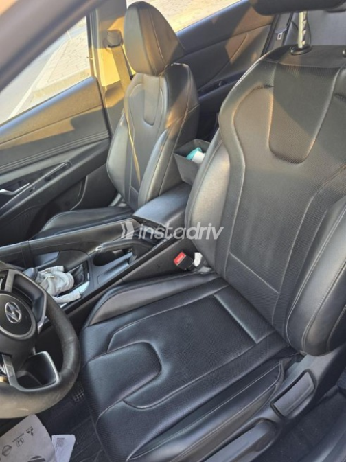 Hyundai Elantra CN7 2021 White Automatic Used for Sale in Madinaty - 5