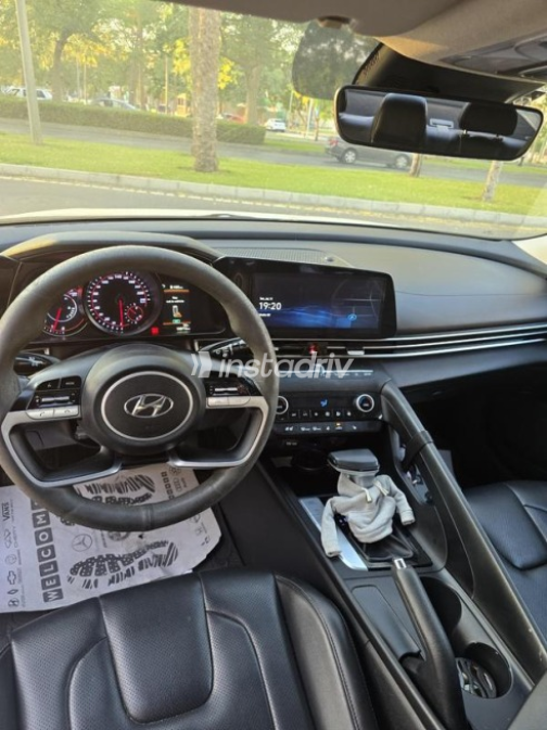 Hyundai Elantra CN7 2021 White Automatic Used for Sale in Madinaty - 6
