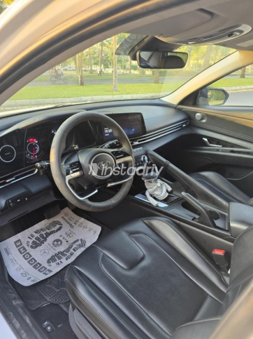 Hyundai Elantra CN7 2021 White Automatic Used for Sale in Madinaty - 7