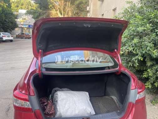 Nissan Sentra 2019 White Automatic Used for Sale in Greater Cairo ( Cairo + Giza) - 9