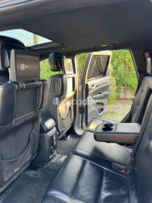 Jeep Grand Cherokee 2018 Gray Automatic Used for Sale in Giza - 1