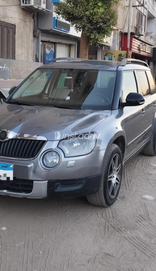 Skoda Yeti 2011 Silver Automatic Used for Sale in Sohag - 1