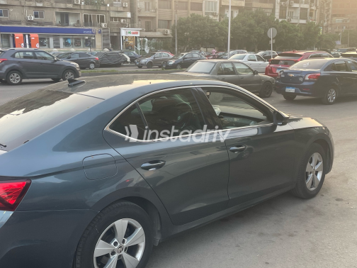 سكودا اوكتافيا 2021 رمادي أوتوماتيك مستعملة للبيع في القليوبية‎‎ - 5