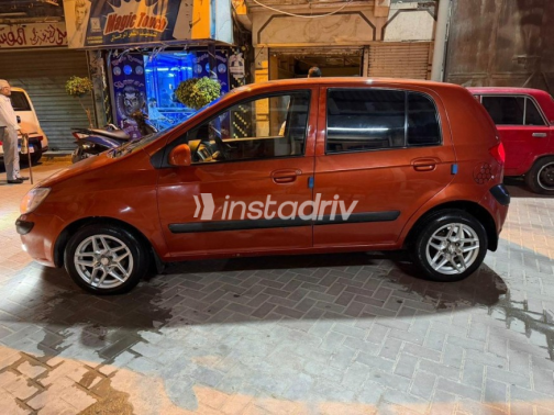 Hyundai Getz 2010 Orange Automatic Used for Sale in Alexandria - 4