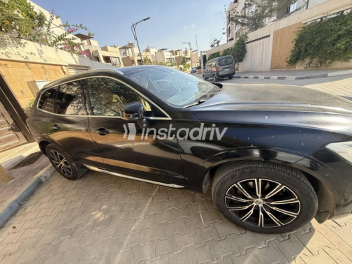 Volvo XC60 2019 Black Automatic Used for Sale in Sheikh Zayed City - 5
