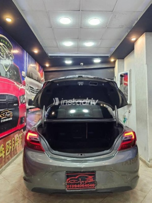 Opel Insignia 2017 Silver Automatic Used for Sale in El Mahalla - 5
