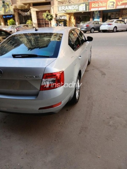 سكودا اوكتافيا A7 2016 أبيض أوتوماتيك مستعملة للبيع في المنصورة - 4