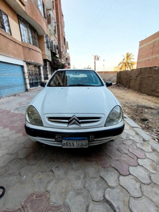 سيتروين كسارا 2002 أبيض يدوي مستعملة للبيع في الفيوم