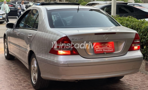Mercedes C 240 2003 Silver Automatic Used for Sale in Cairo - 4